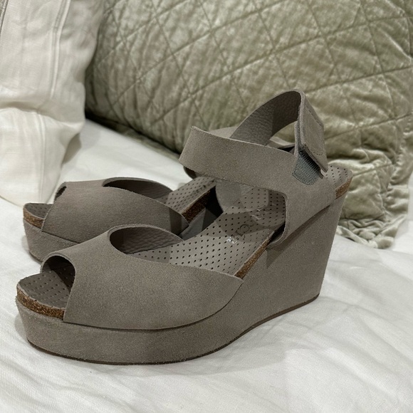Pedro Garcia suede wedges - Picture 1 of 13